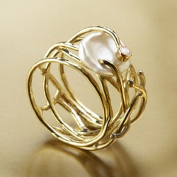 Samira Delicate Golden Pearl Ring