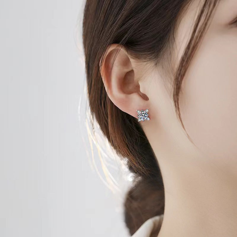 Aurelie - Floral Earrings in White Gold