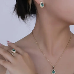 Noémie Glastra - Gold Jewelry Set