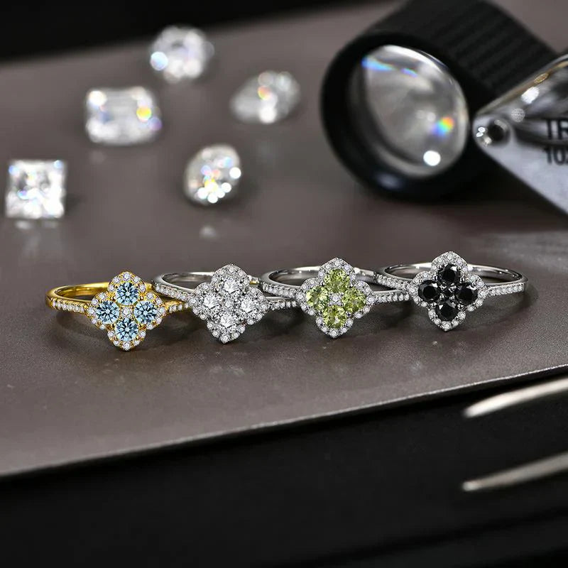 Soraya Clover Ring in White Gold