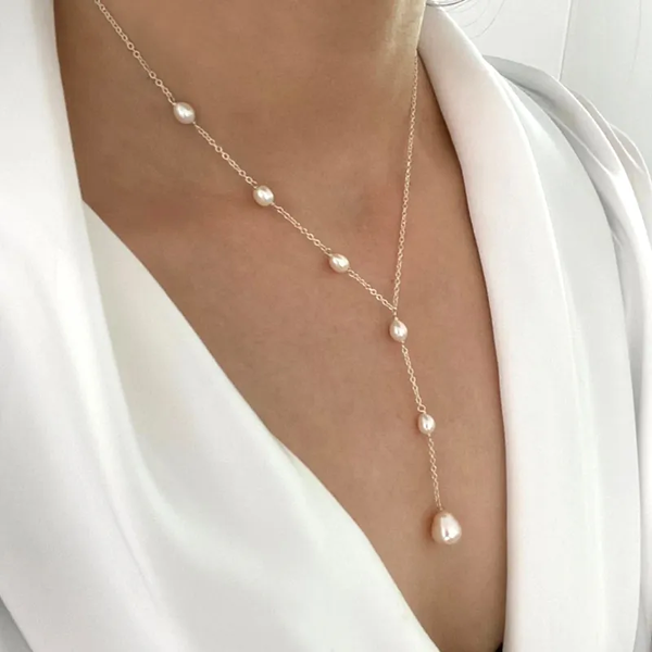 Heidi - Vintage Pearl Pendant Necklace