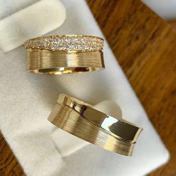Elena - Retro Sparkling Gold Rings