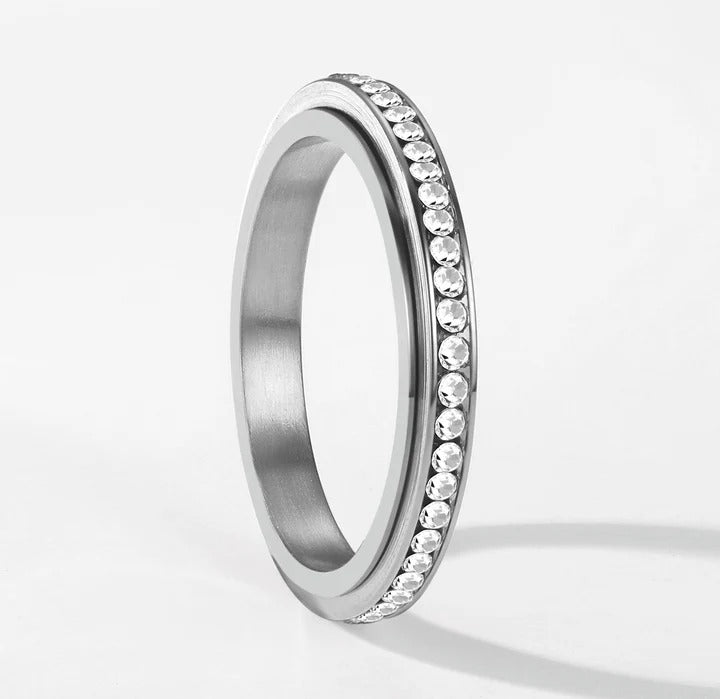 Fiona - Haven Spinning Orbit Ring