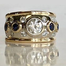Cecilia - Retro Gold Ring Adorned with Zirconia