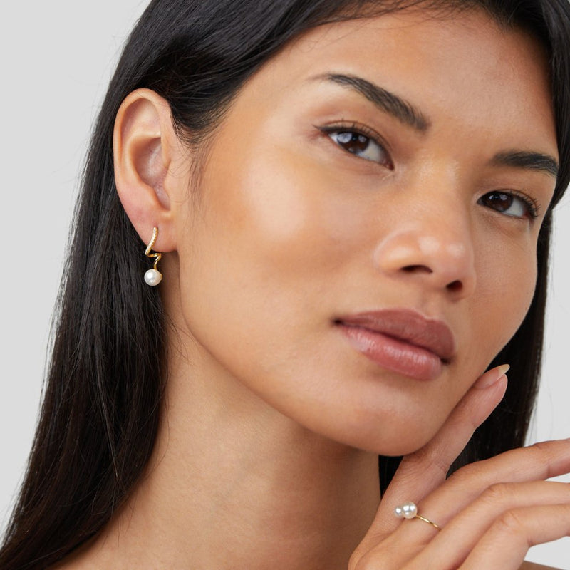 Ava - Tam Pearl Wave Drop Earrings